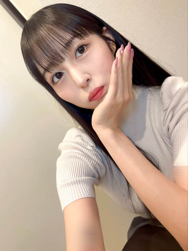 想被大棒狂顶的「正妹偶像女优」，还展现超高超口技...